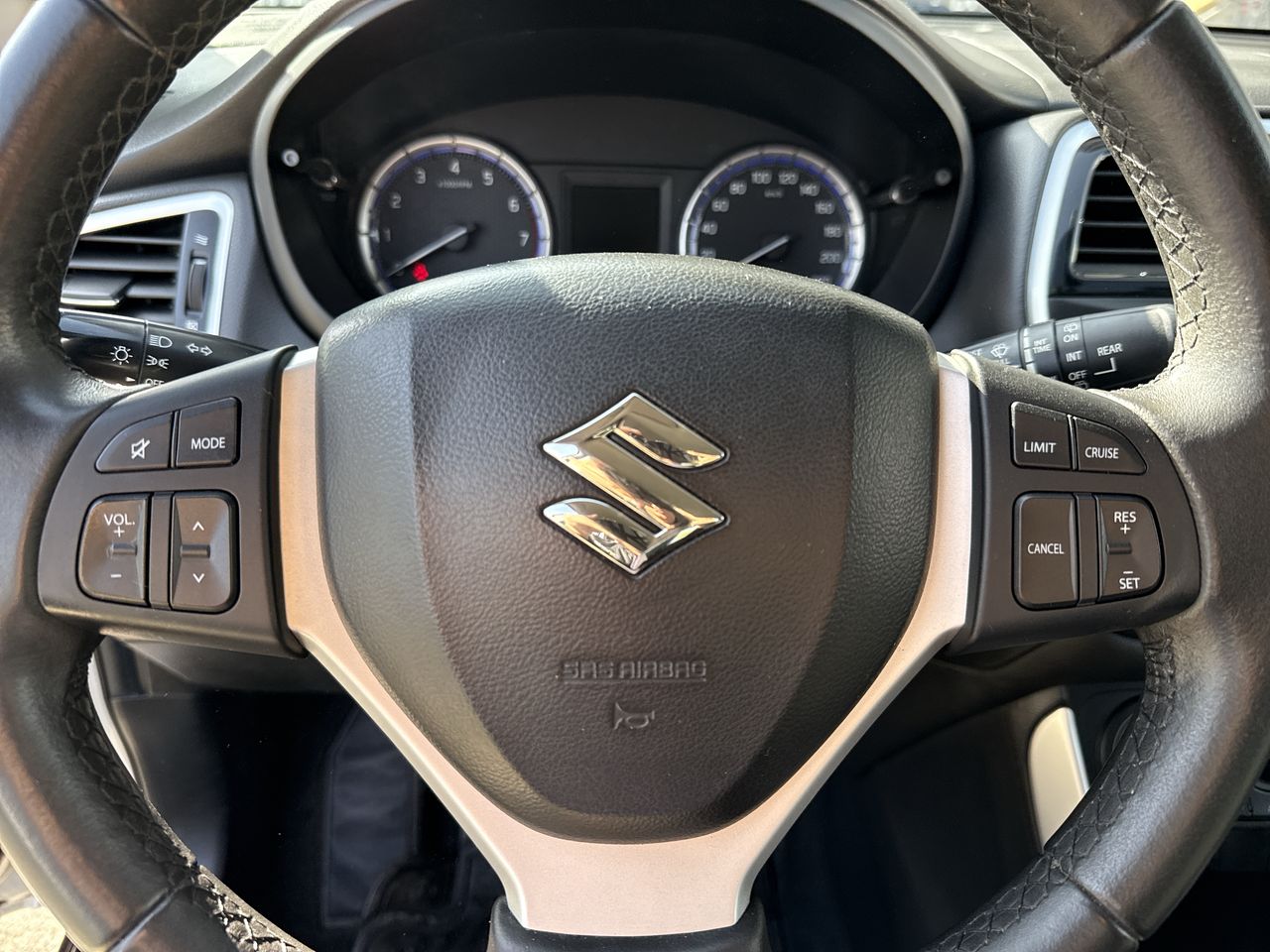 SUZUKI - 18