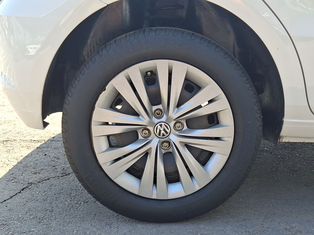 VOLKSWAGEN - 17