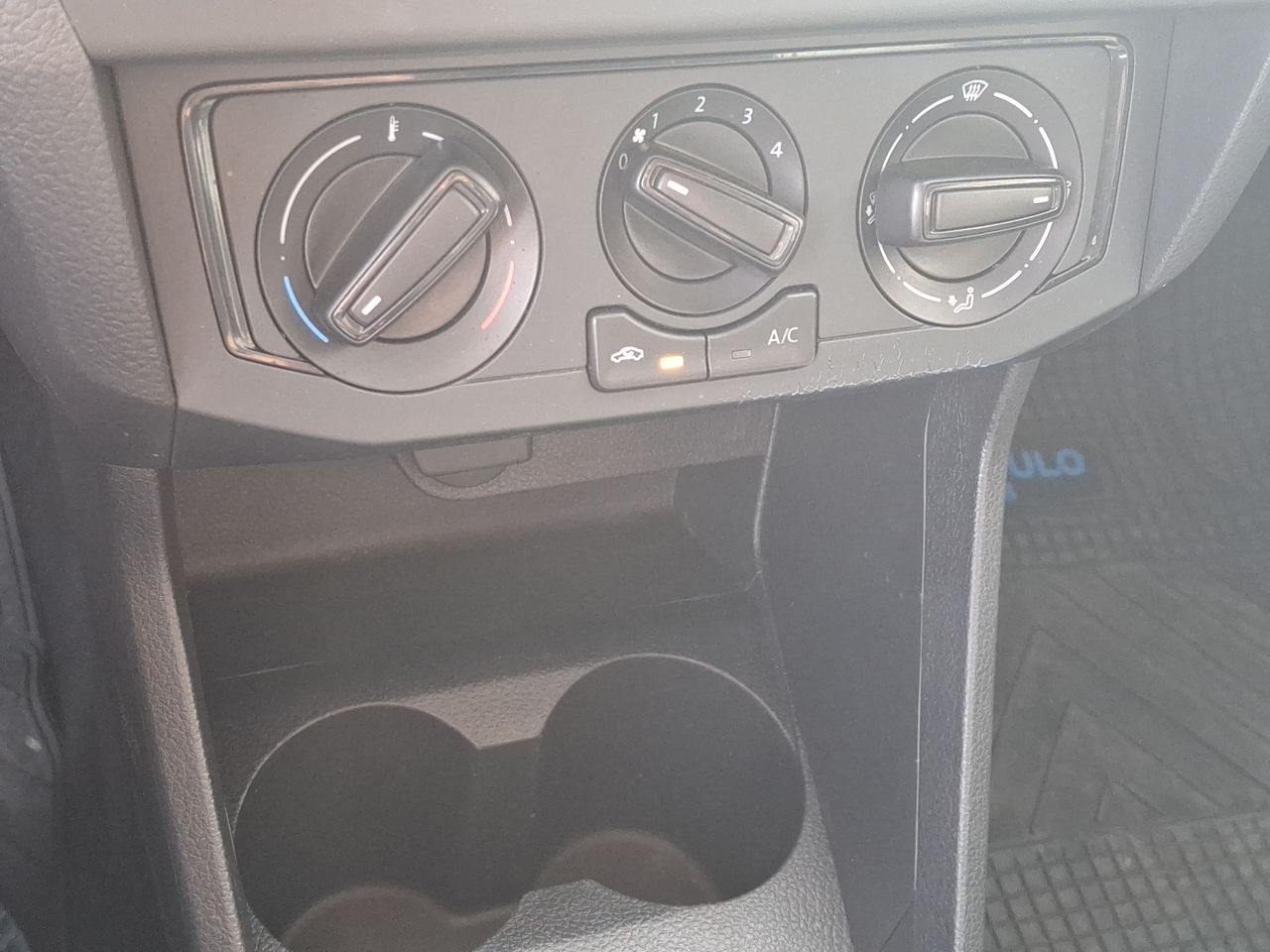 VOLKSWAGEN - 26