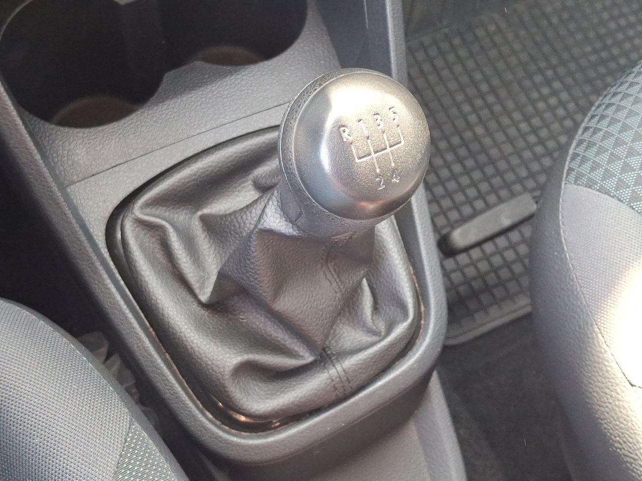 VOLKSWAGEN - 27
