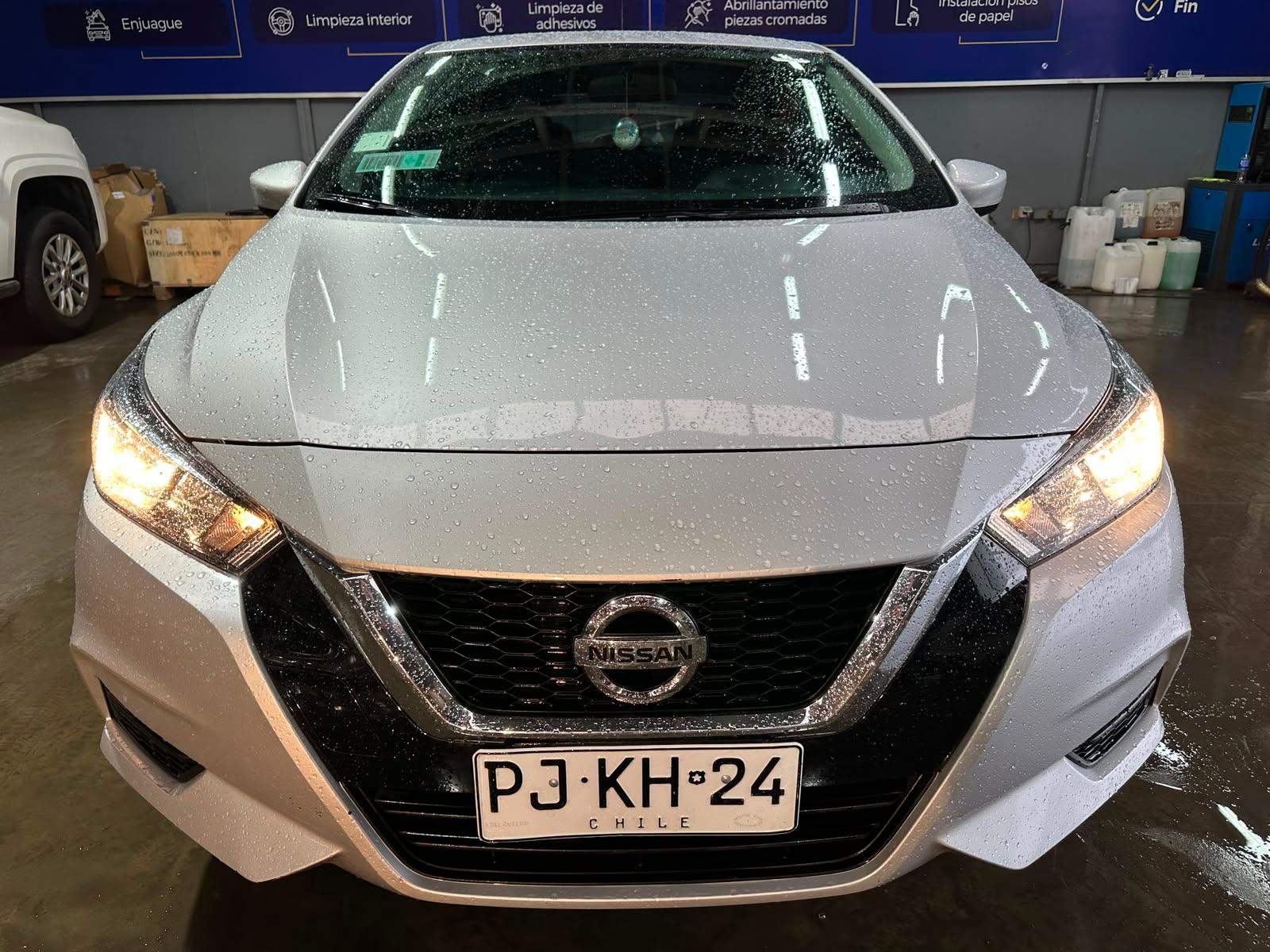 NISSAN - 2