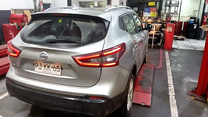 NISSAN - 4