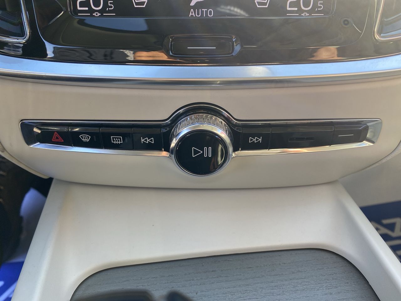 VOLVO - 30