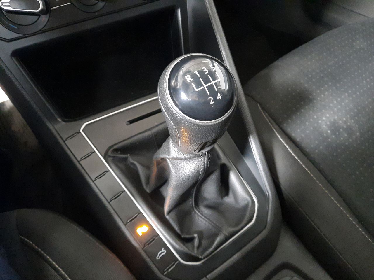 VOLKSWAGEN - 23