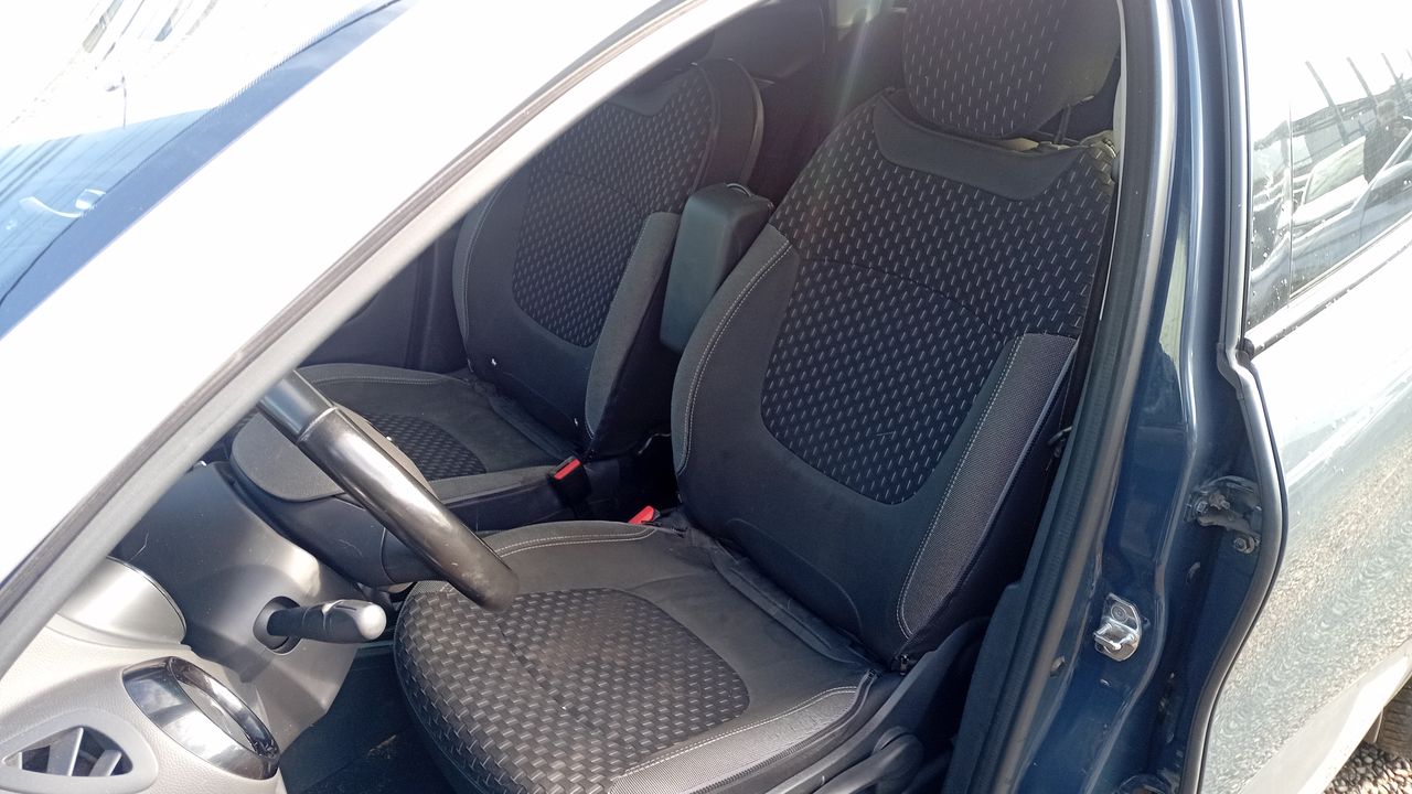 RENAULT - 9