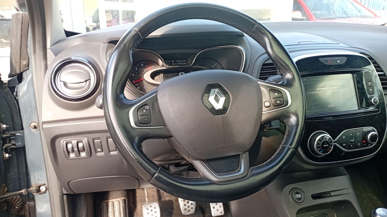 RENAULT - 10