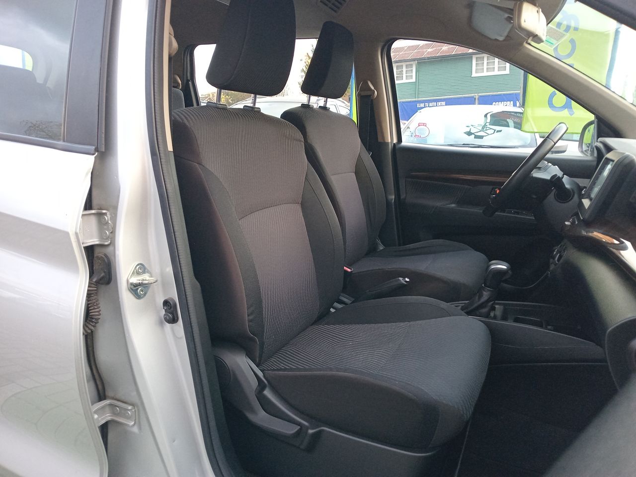 Suzuki Ertiga — foto 26 de 28