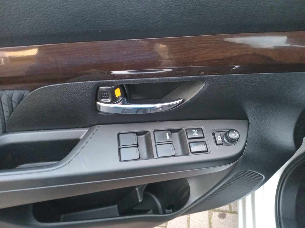 Suzuki Ertiga — foto 15 de 28