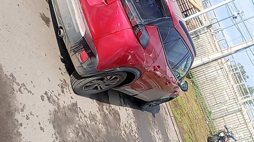 Suzuki Grand Nomade — foto 5 de 7
