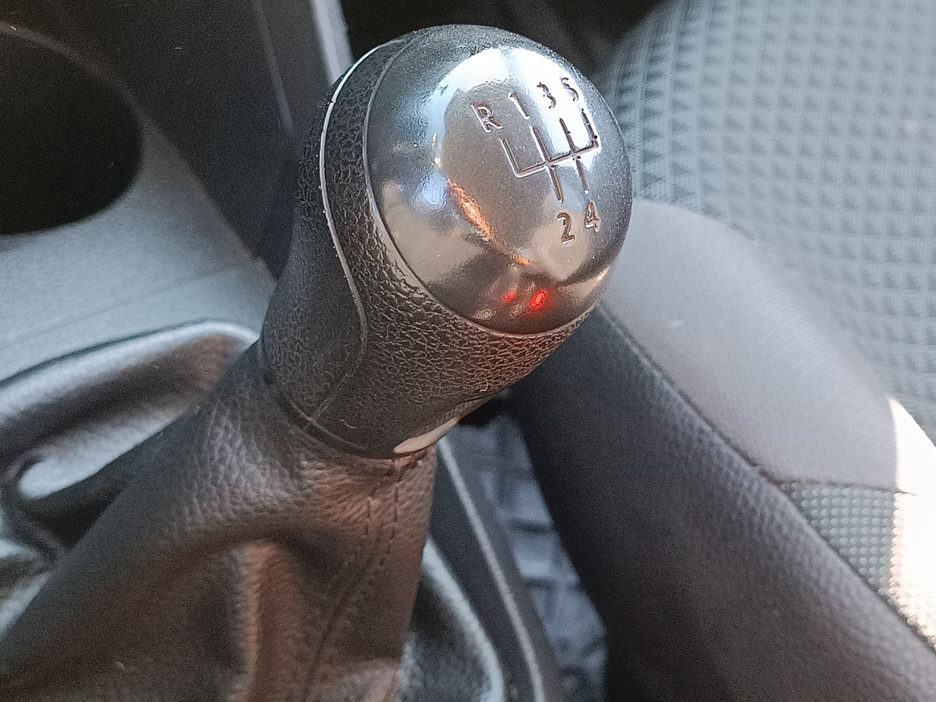 VOLKSWAGEN - 25