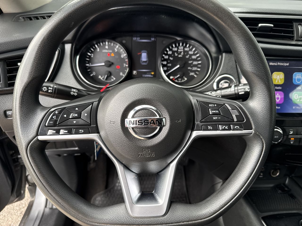 Nissan X-Trail — foto 25 de 35