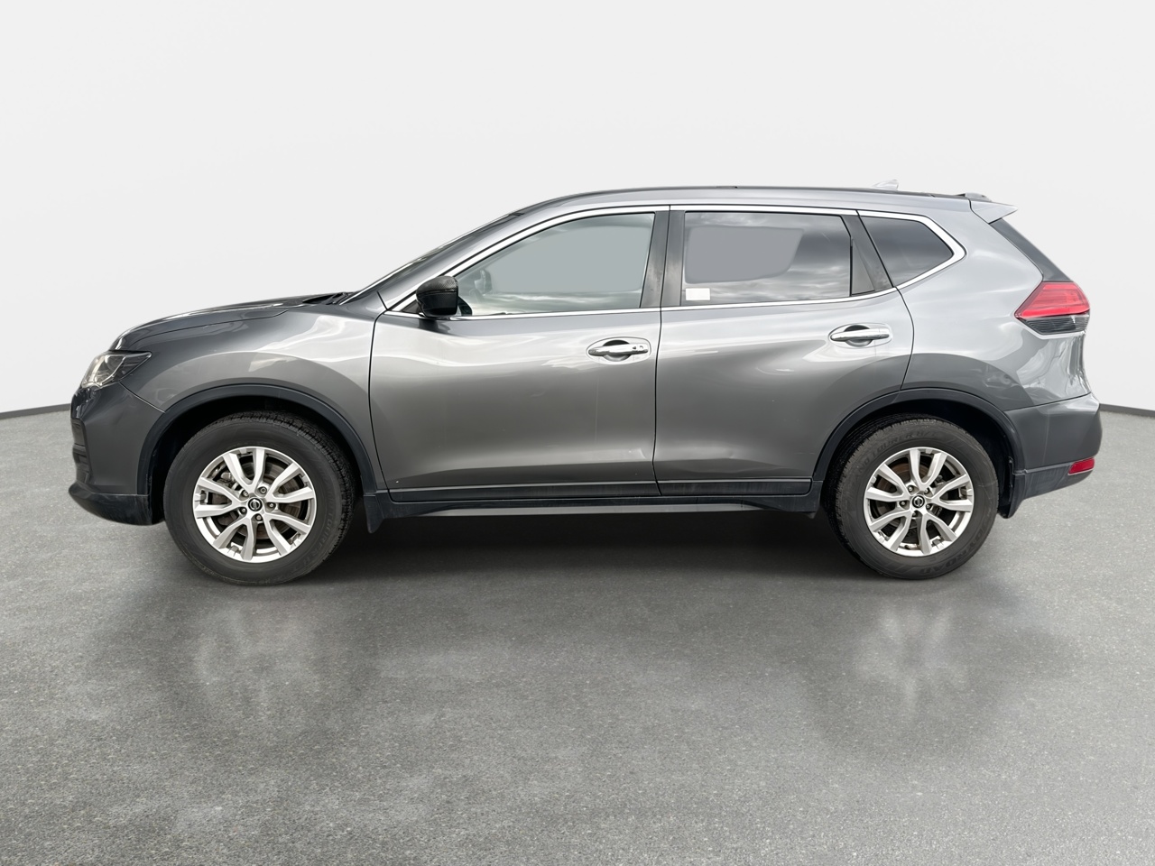 NISSAN - 4