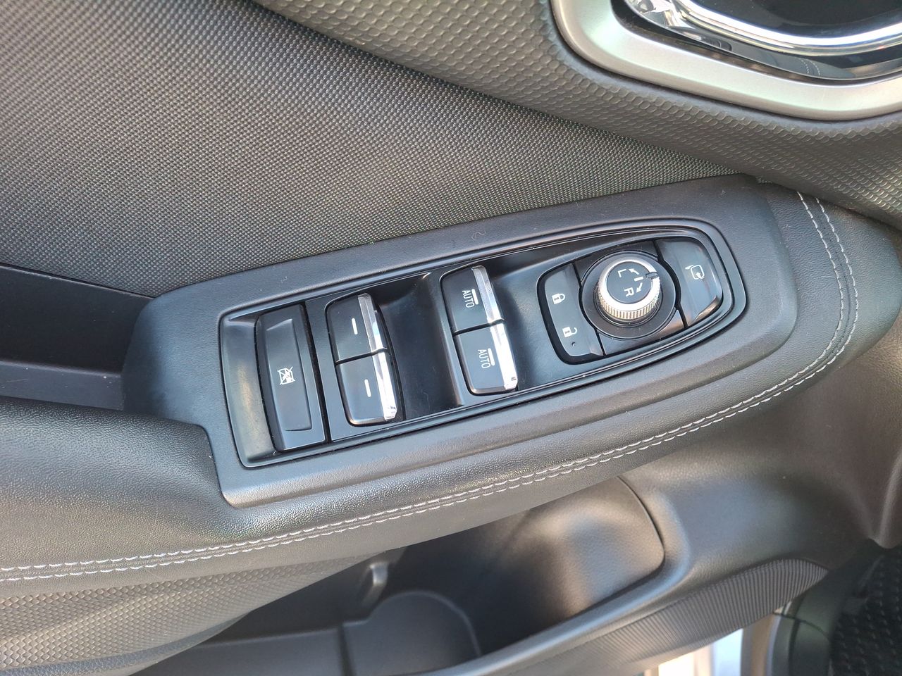 Subaru Forester — foto 21 de 34