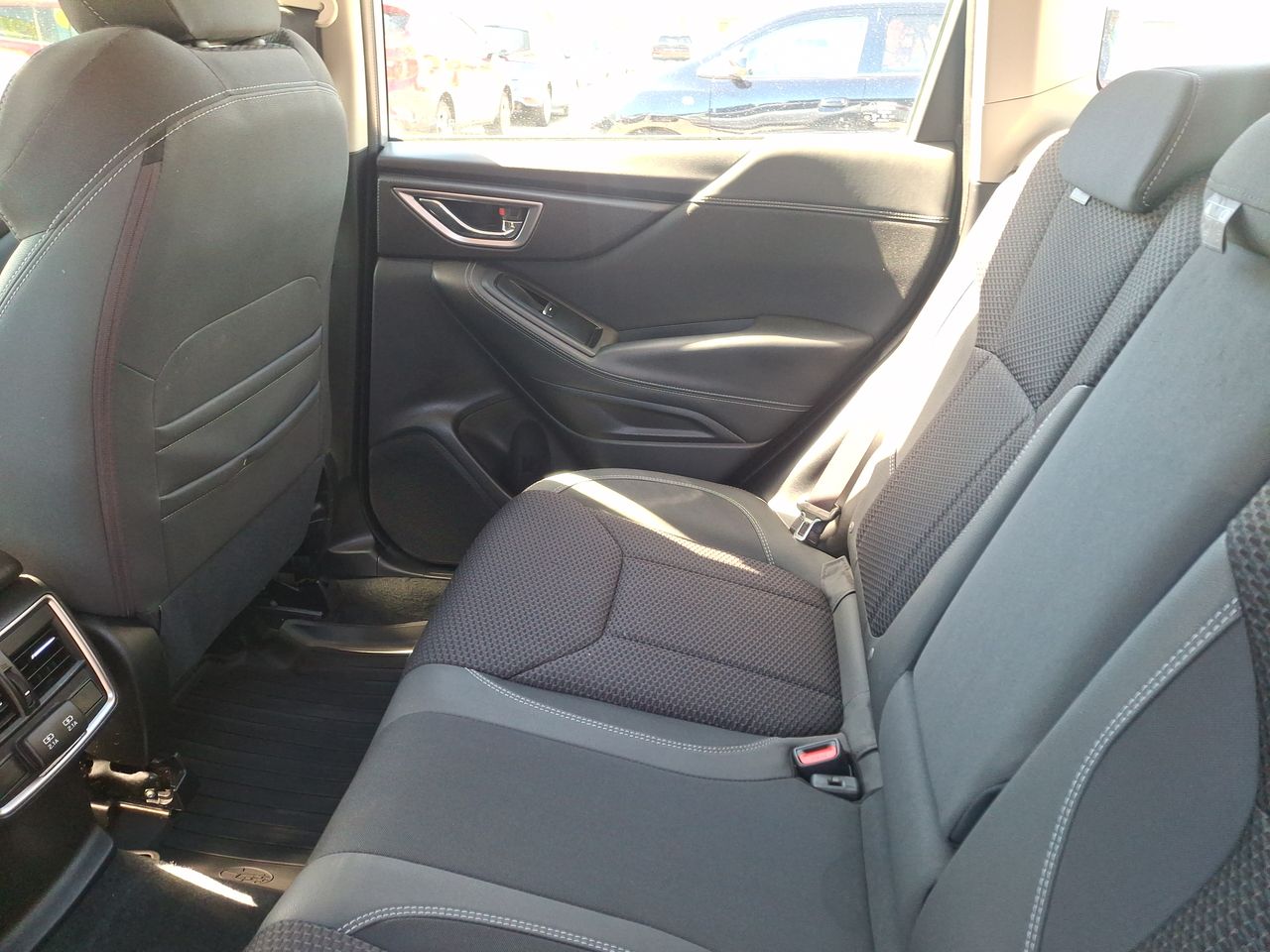 Subaru Forester — foto 11 de 34