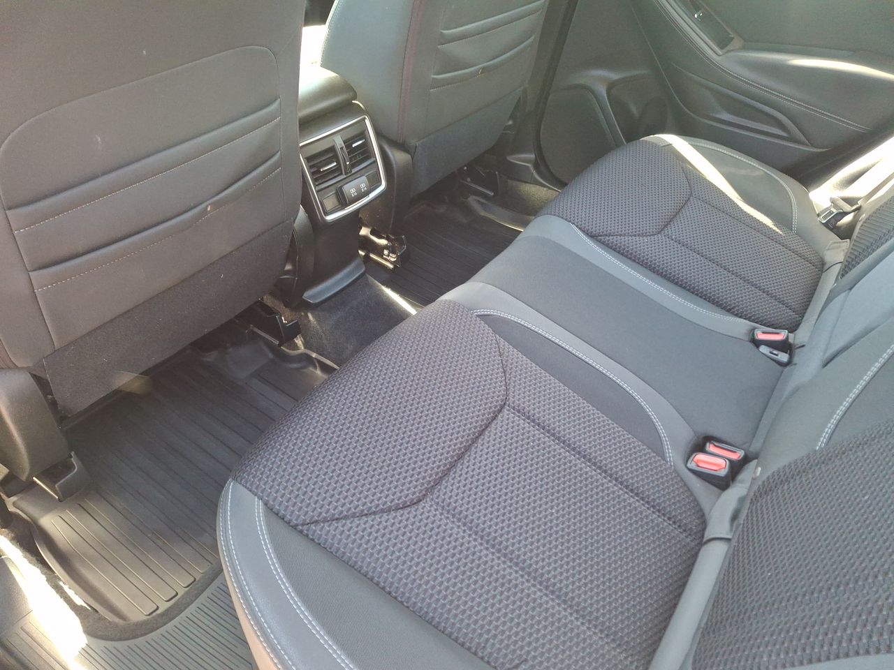 Subaru Forester — foto 12 de 34