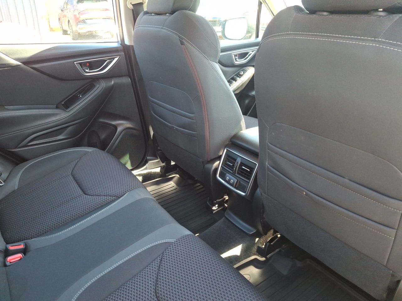 Subaru Forester — foto 13 de 34