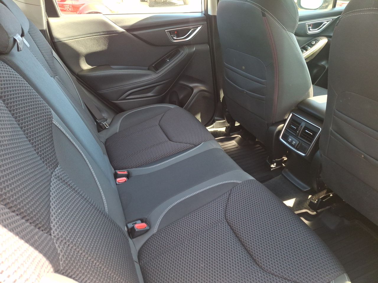 Subaru Forester — foto 14 de 34