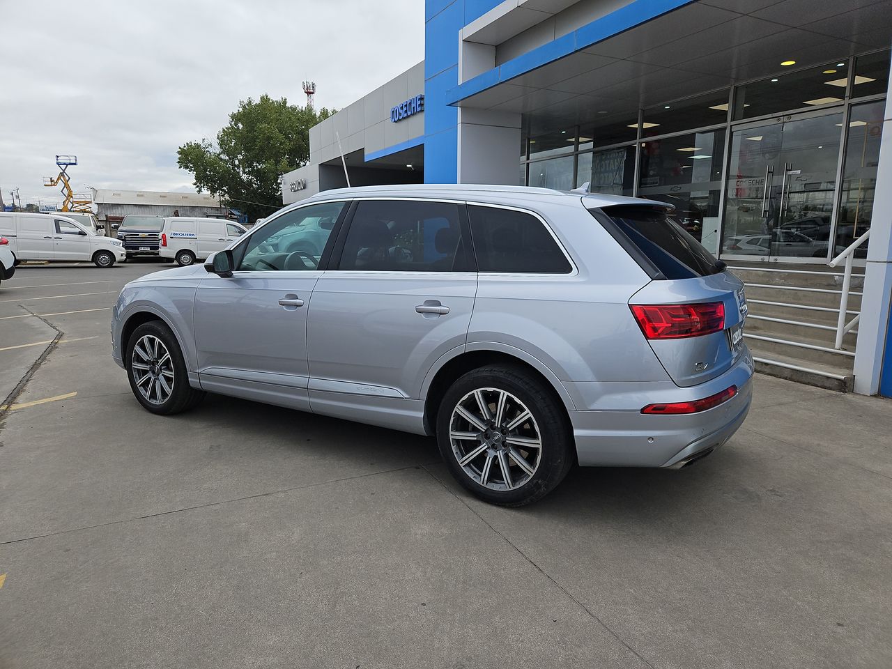 AUDI - 7
