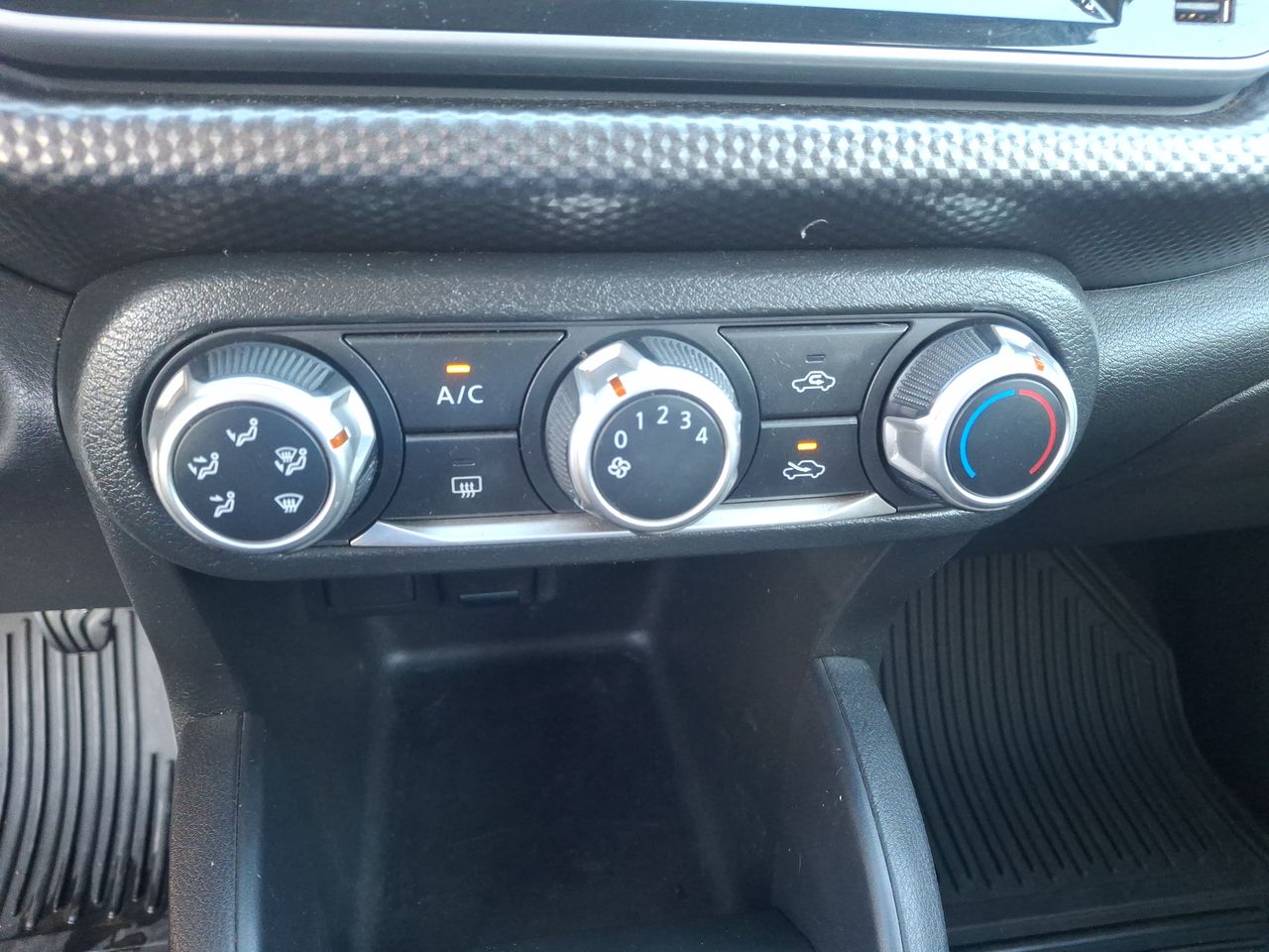 Nissan Kicks — foto 30 de 35