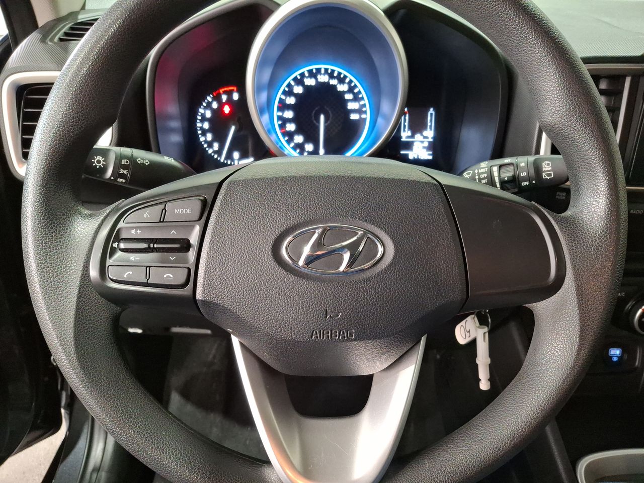HYUNDAI - 23