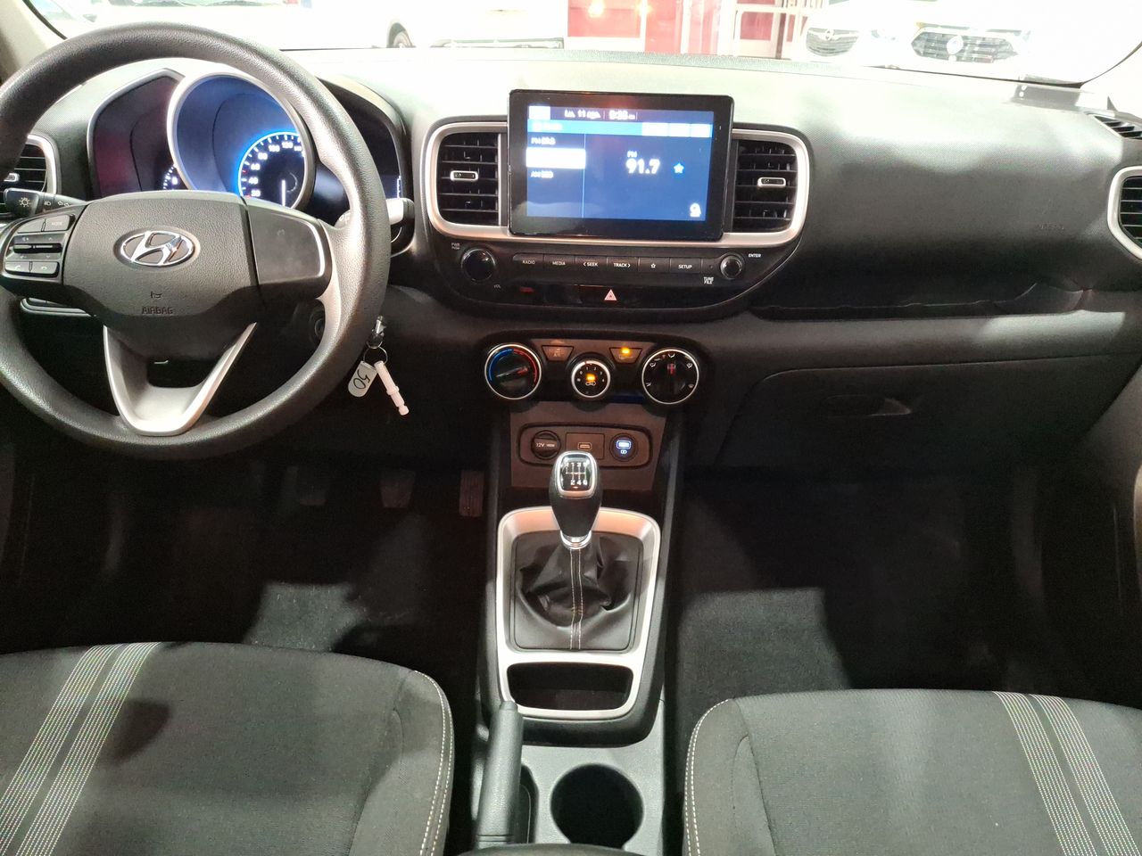 HYUNDAI - 9