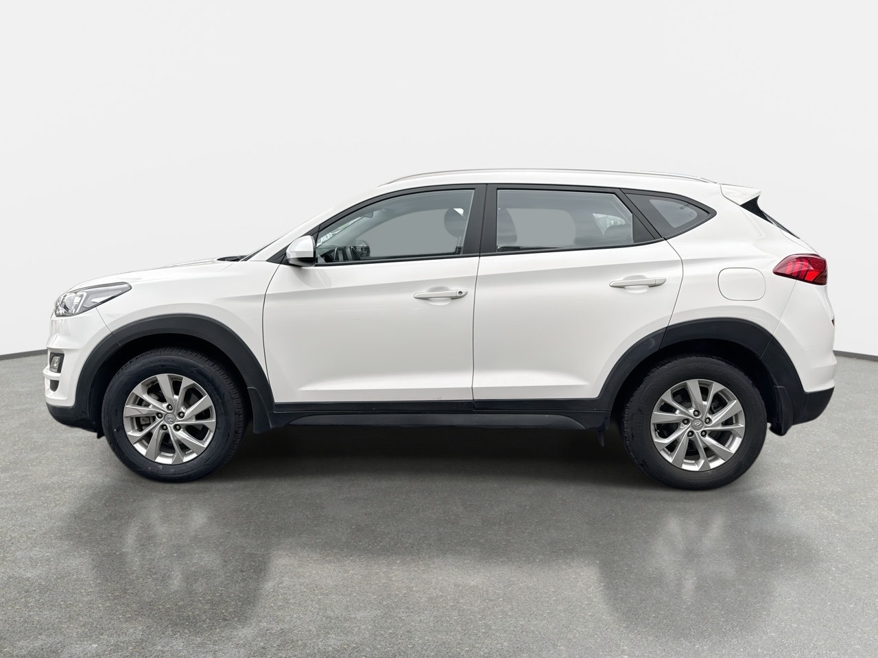 HYUNDAI - 4