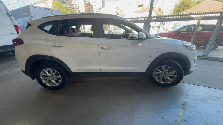 HYUNDAI - 2