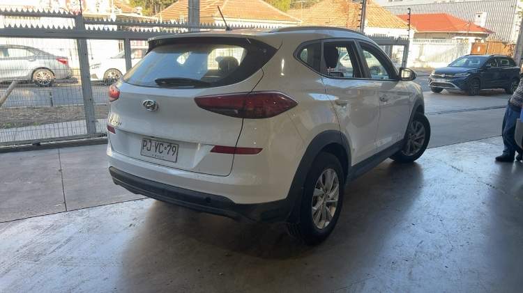 HYUNDAI - 3