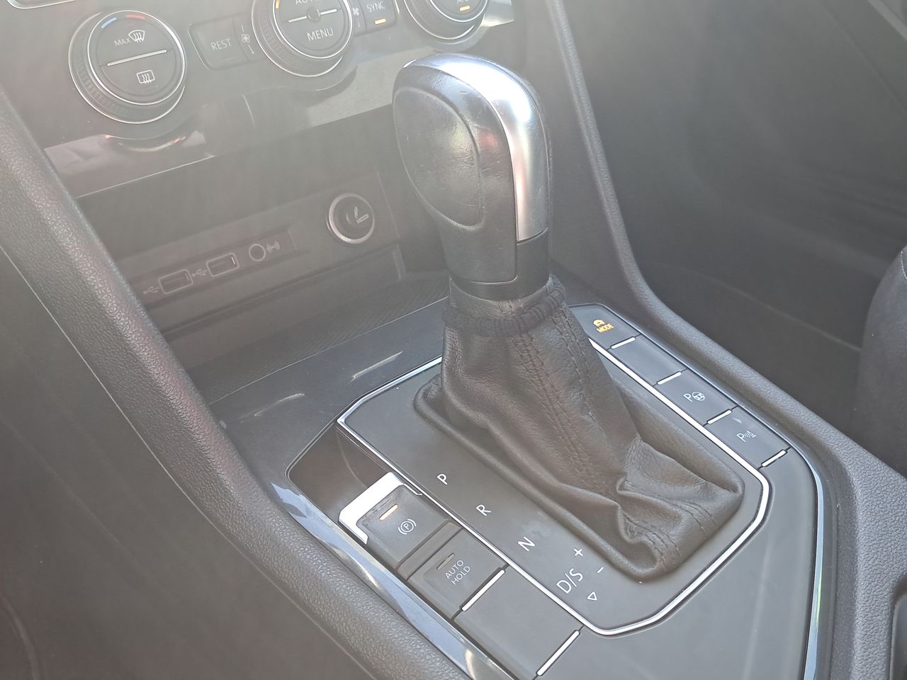 VOLKSWAGEN - 29