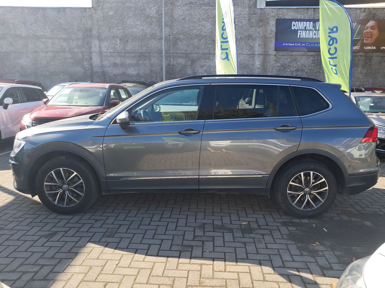 VOLKSWAGEN - 4