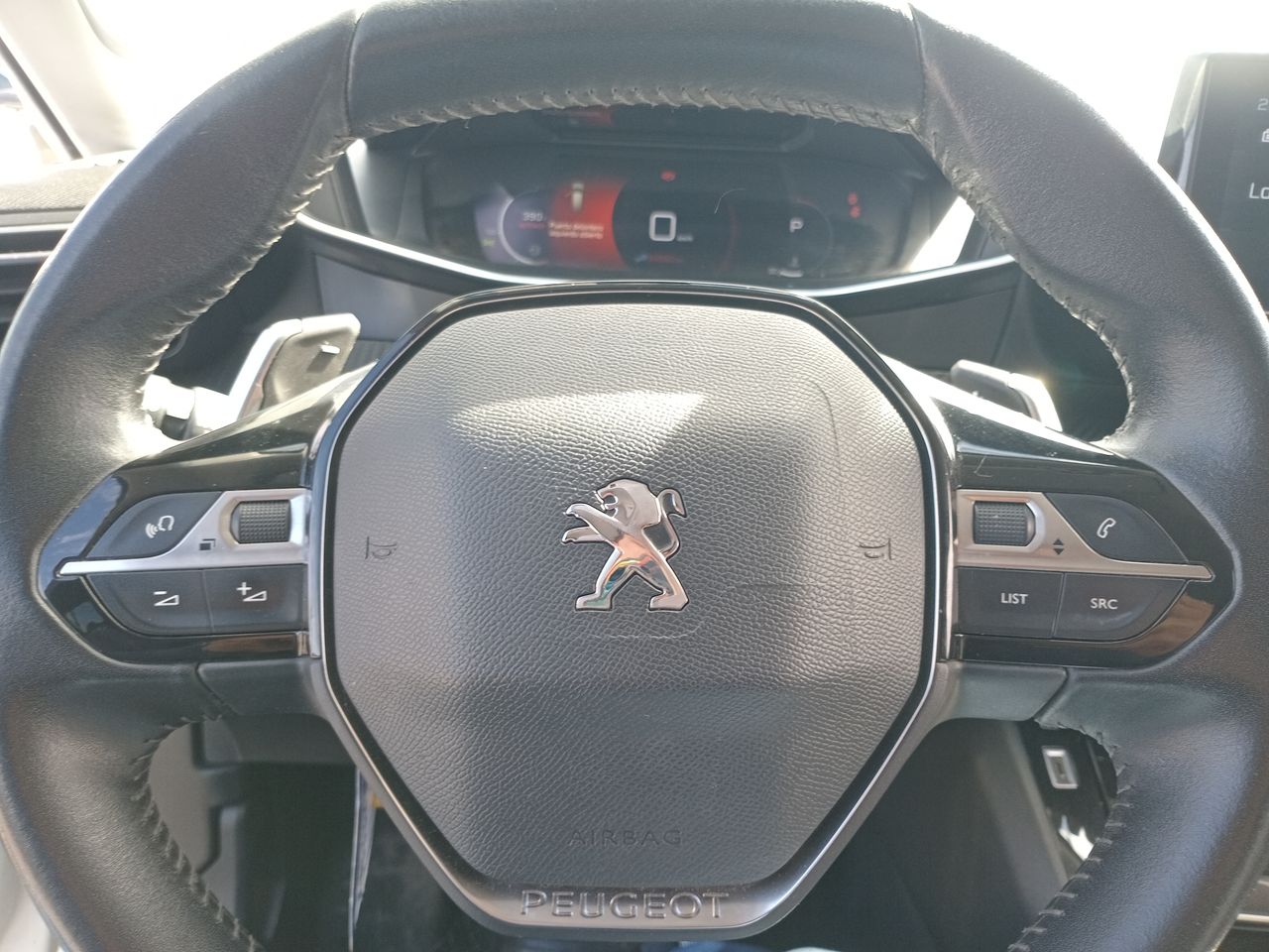 Peugeot 2008 — foto 25 de 34