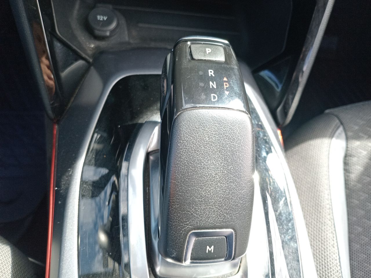 Peugeot 2008 — foto 30 de 34
