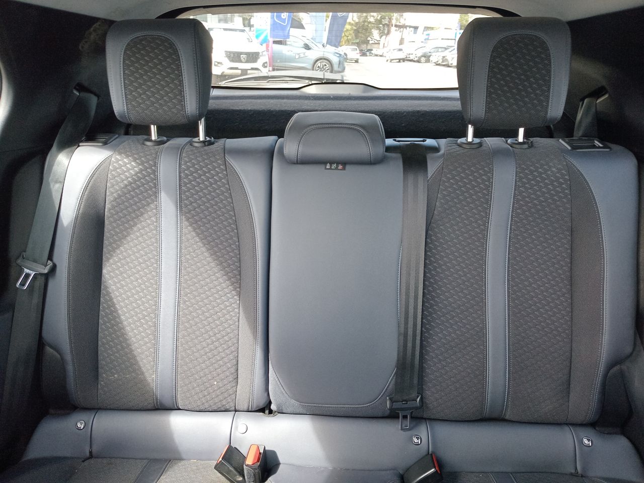 Peugeot 2008 — foto 33 de 34