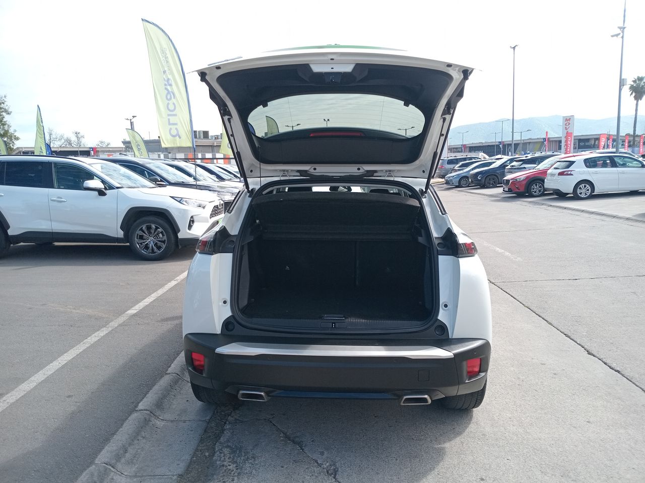 Peugeot 2008 — foto 20 de 34