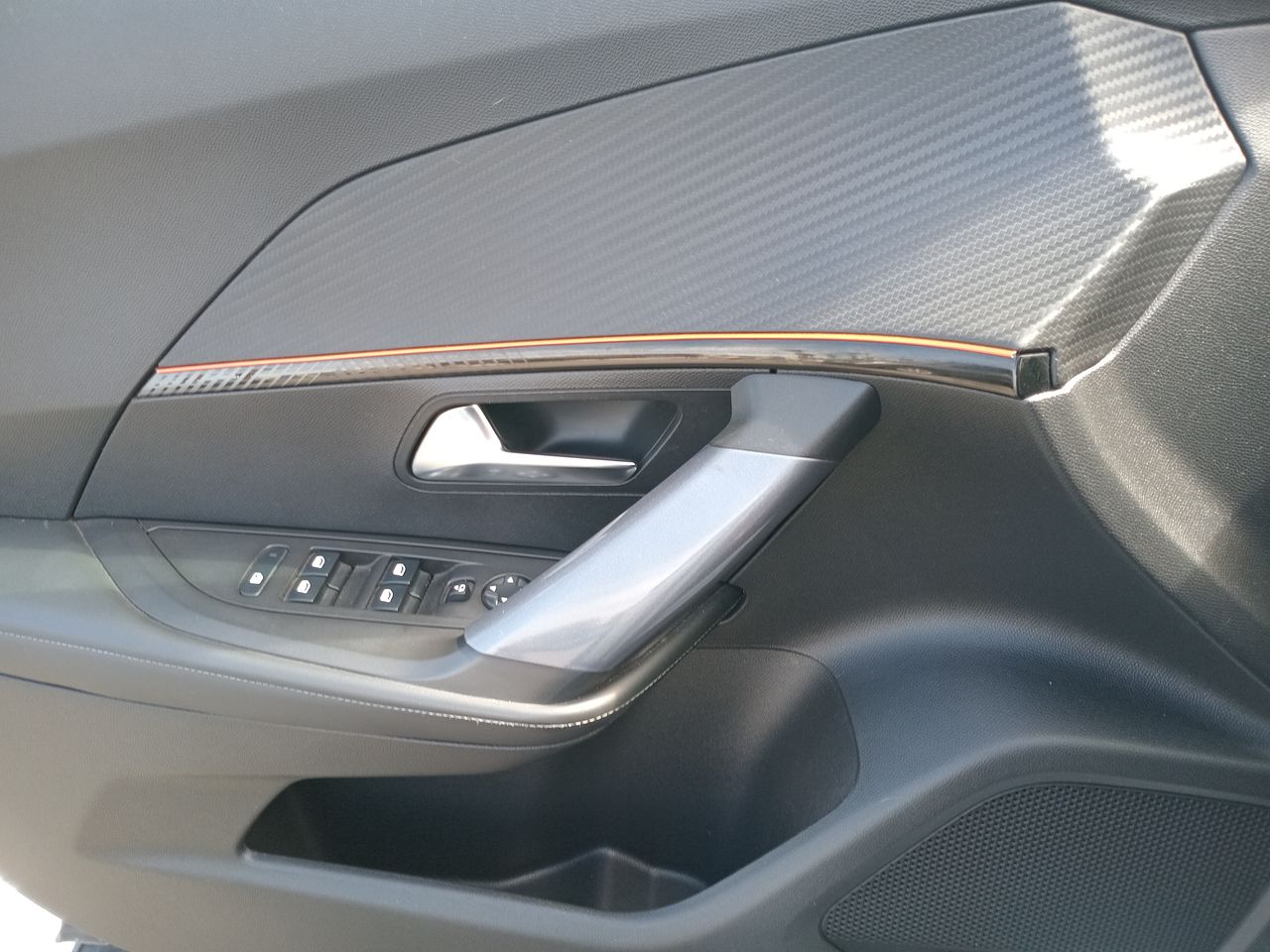 Peugeot 2008 — foto 21 de 34