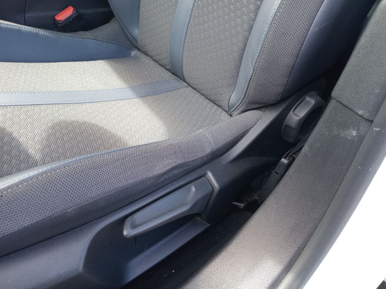 Peugeot 2008 — foto 22 de 34