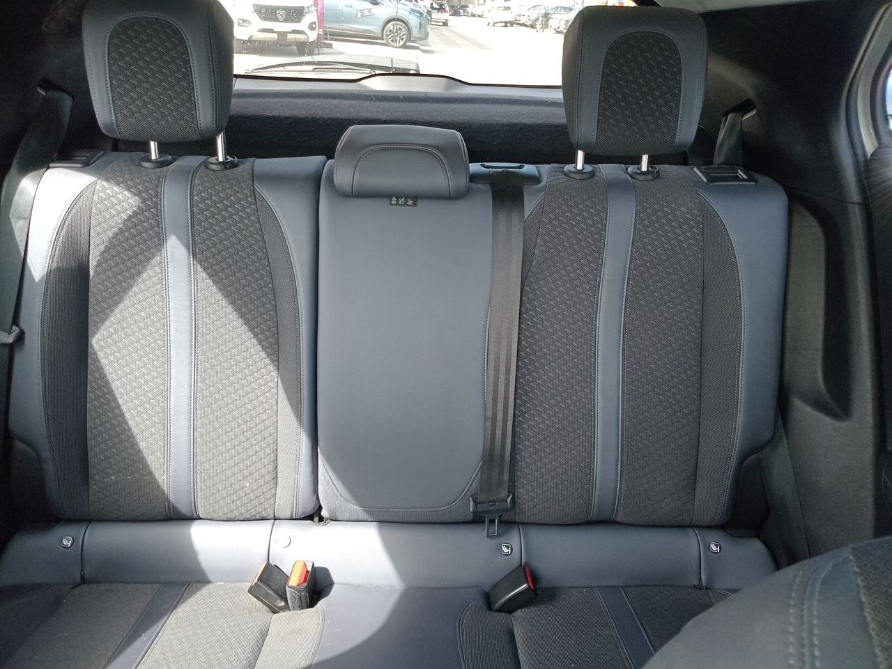 Peugeot 2008 — foto 13 de 34
