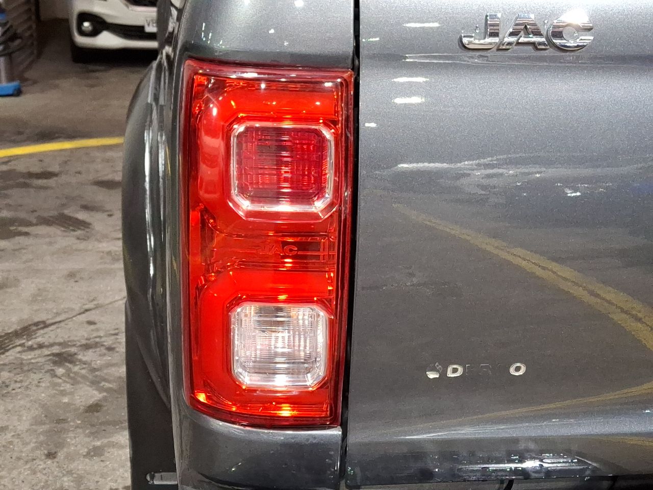 JAC T8 — foto 13 de 25