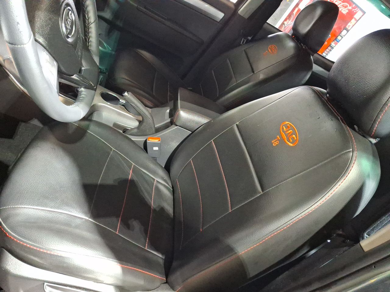 JAC T8 — foto 16 de 25