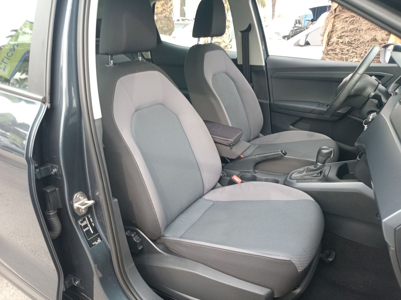 SEAT - 24