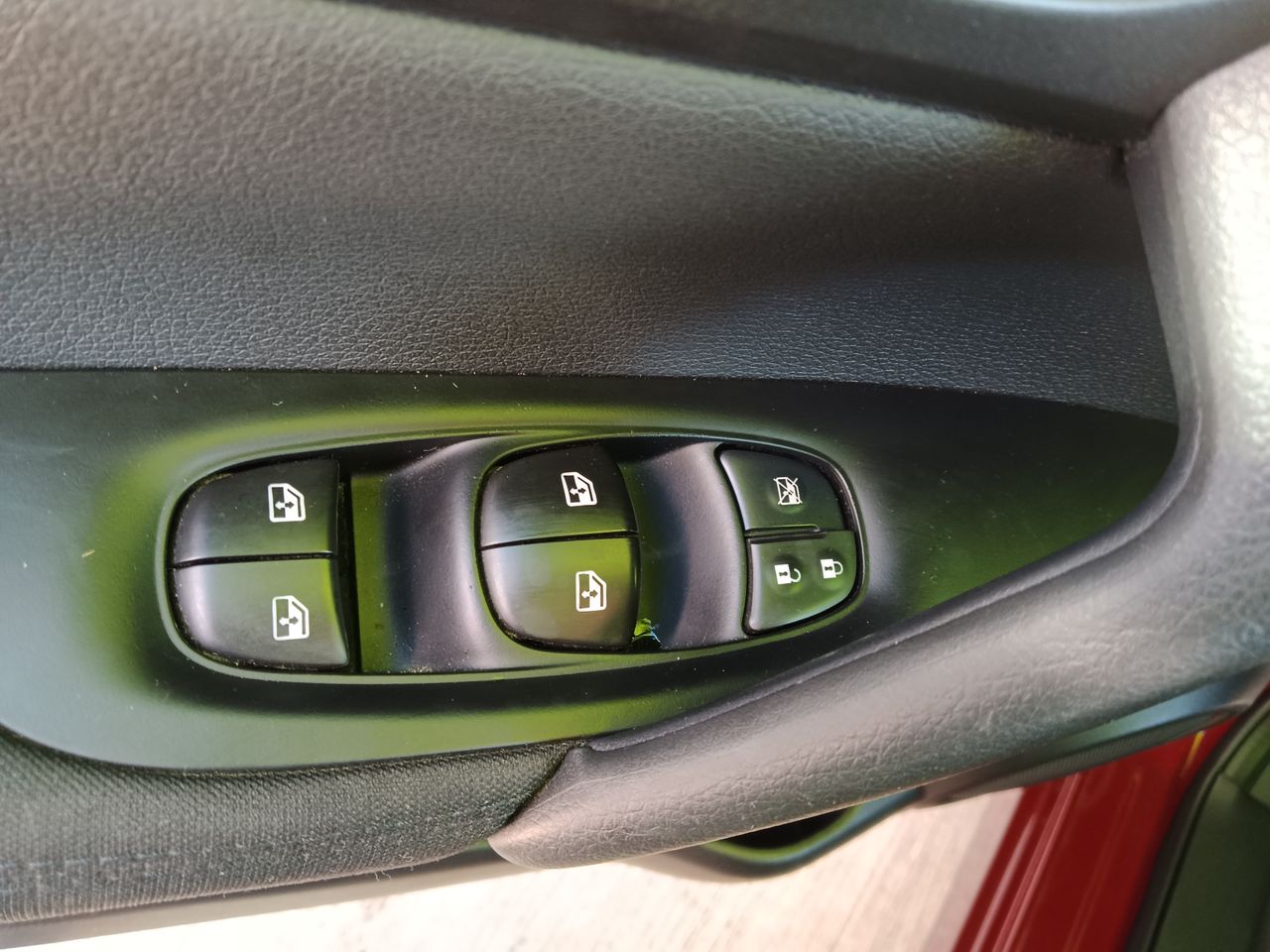 NISSAN - 21