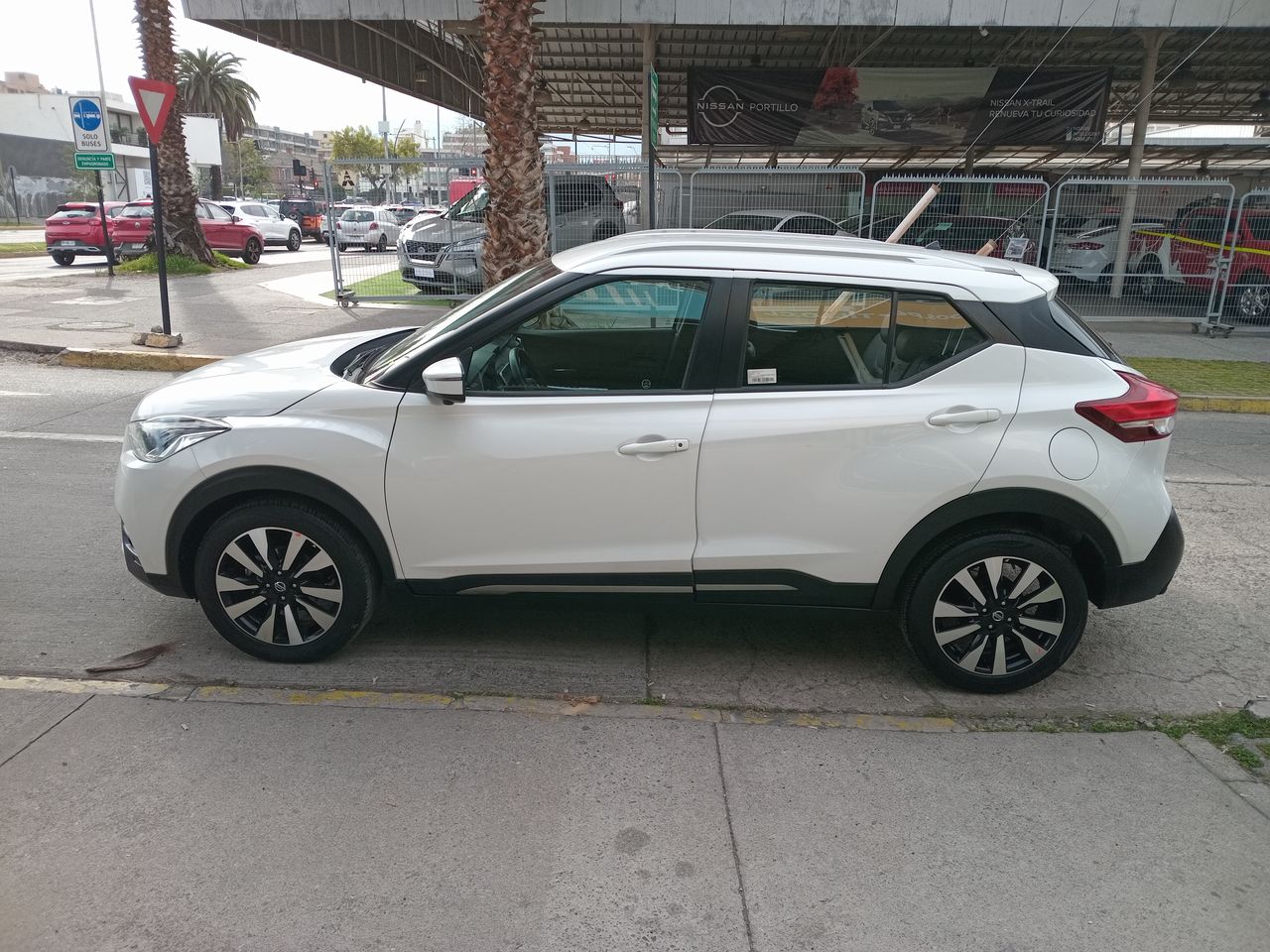 NISSAN - 4