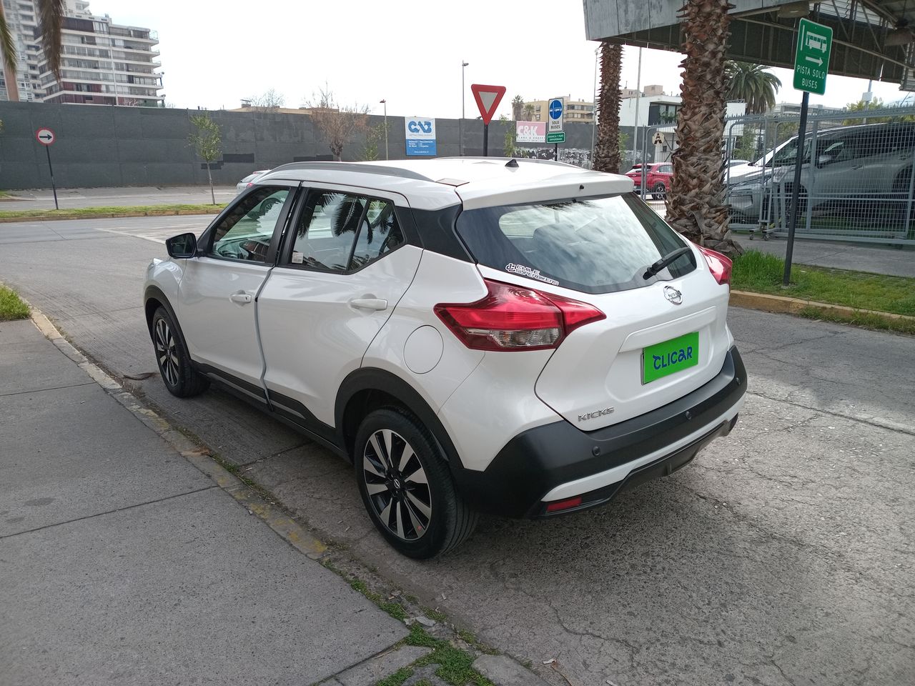 NISSAN - 5