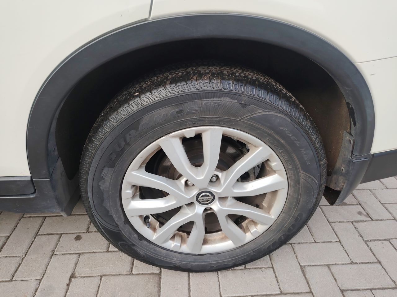Nissan X-Trail — foto 8 de 26