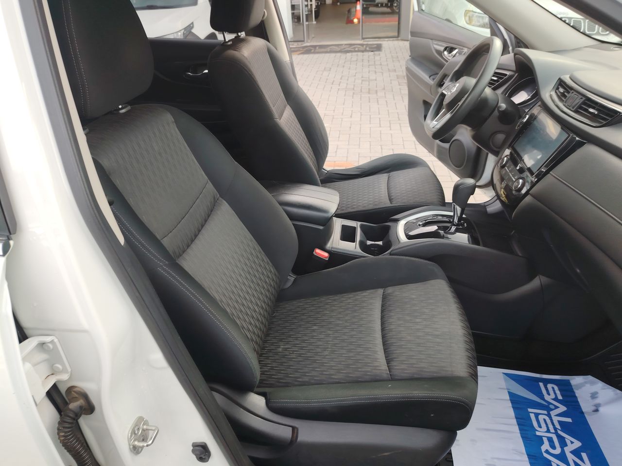 Nissan X-Trail — foto 23 de 26