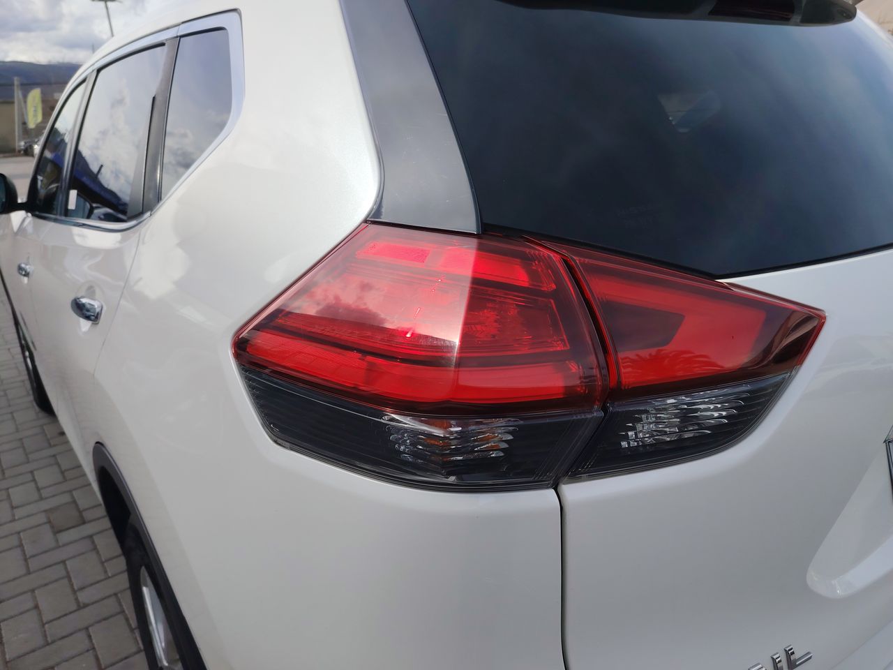 Nissan X-Trail — foto 10 de 26