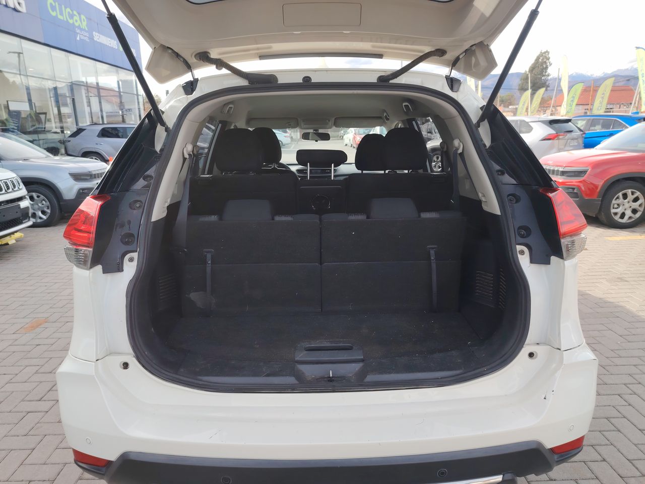 Nissan X-Trail — foto 11 de 26