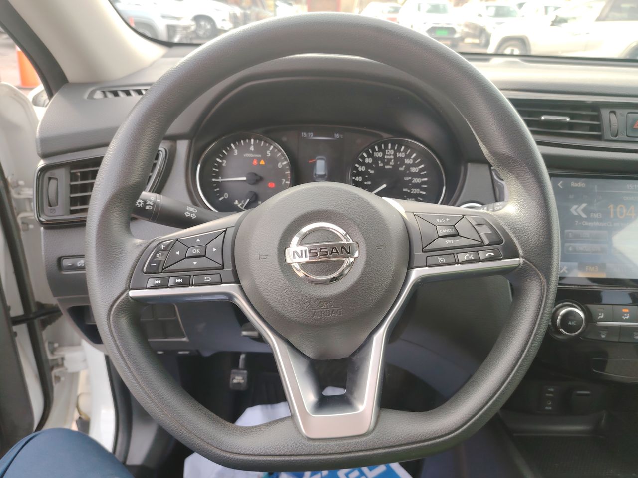 Nissan X-Trail — foto 15 de 26