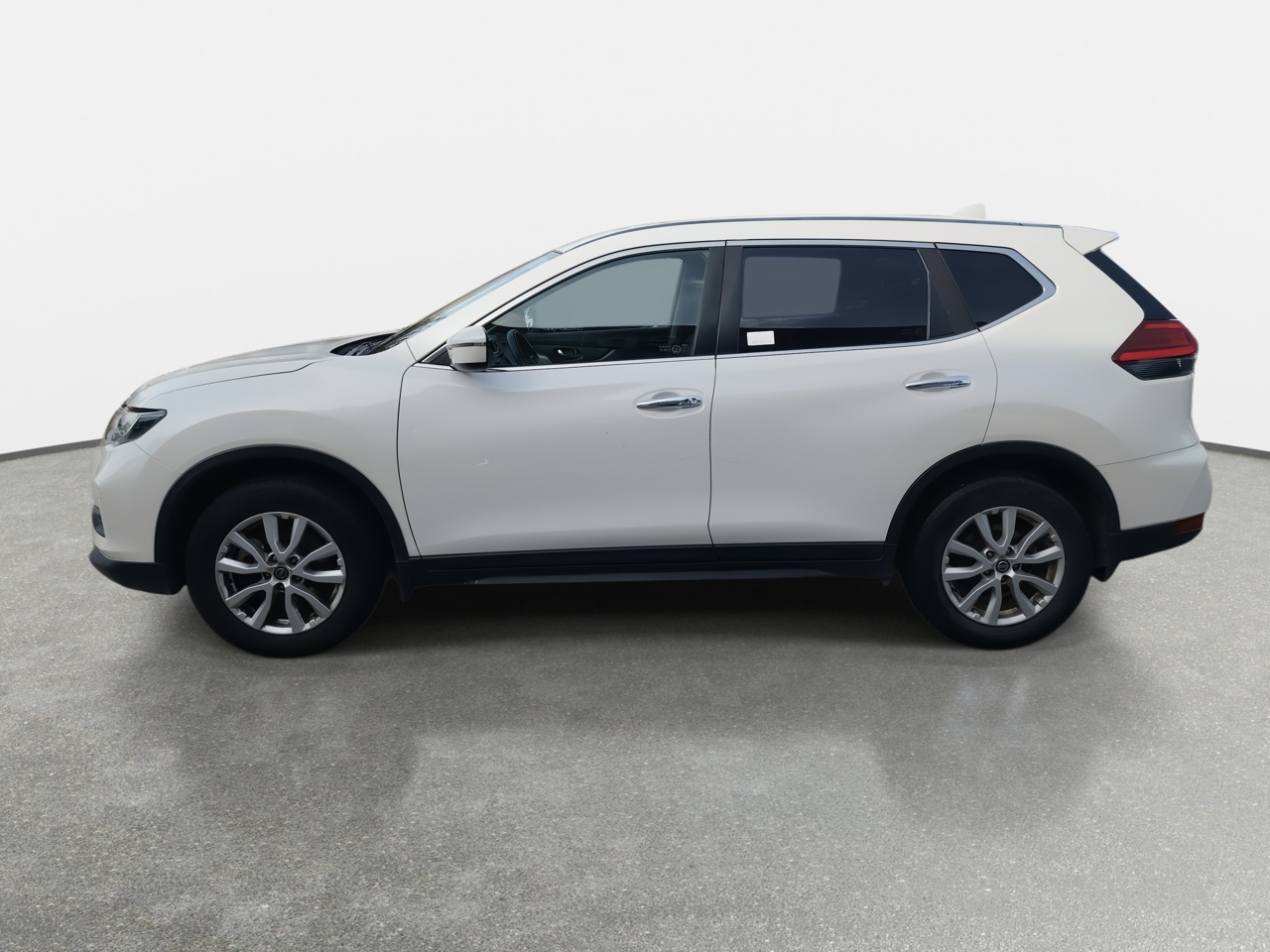 NISSAN - 4
