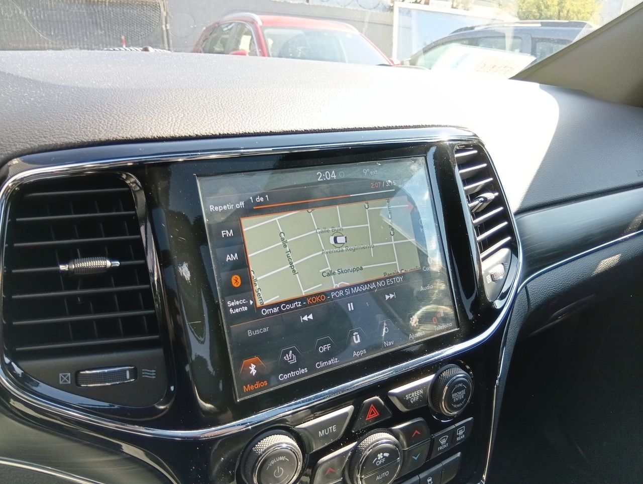 Jeep Grand Cherokee — foto 20 de 28